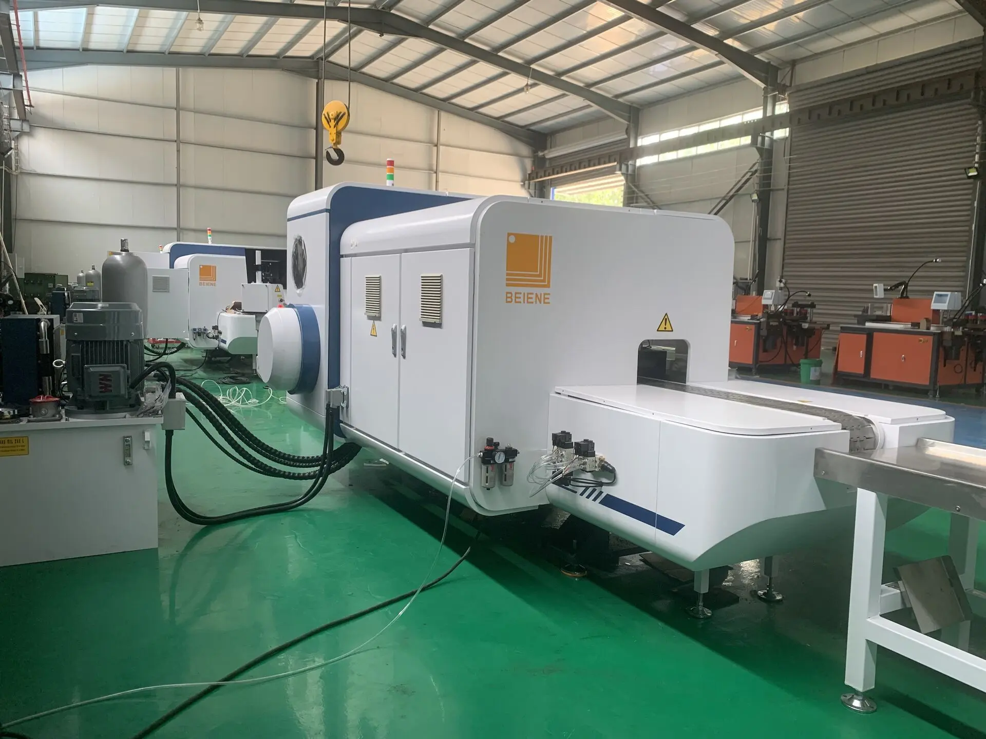 EMAC-BP-60 bar feed and clamp