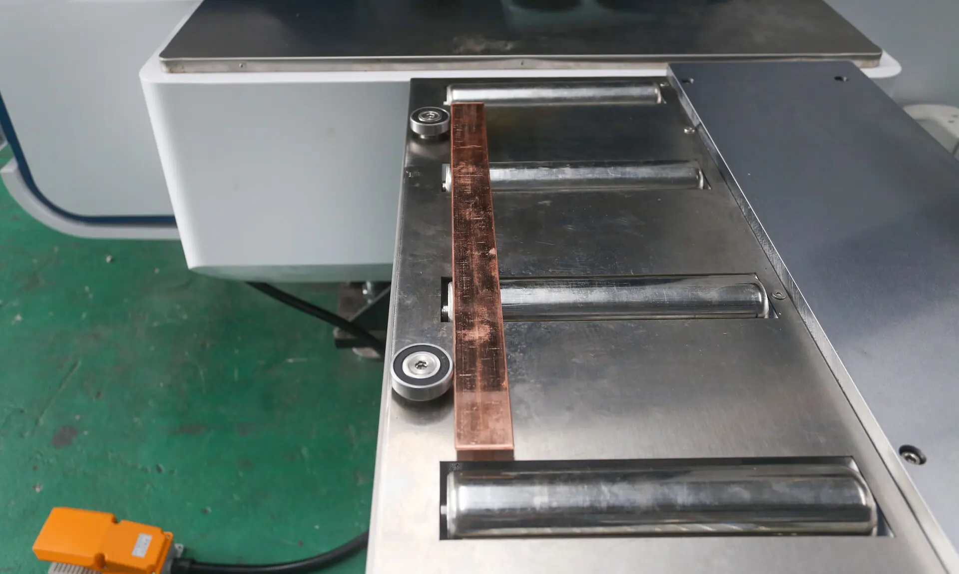 EMAC-BP-60 tooling stations