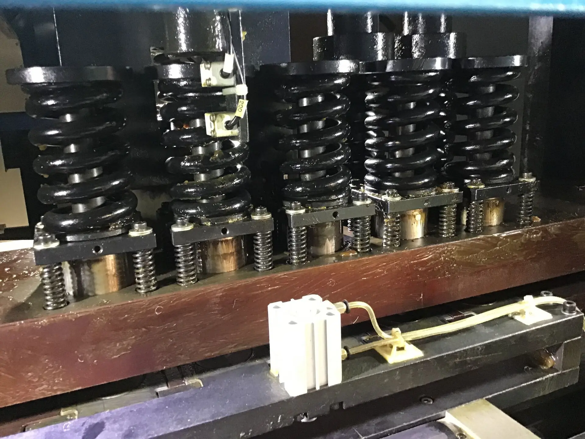 EMAC-BDM busduct processing centre — detail 2